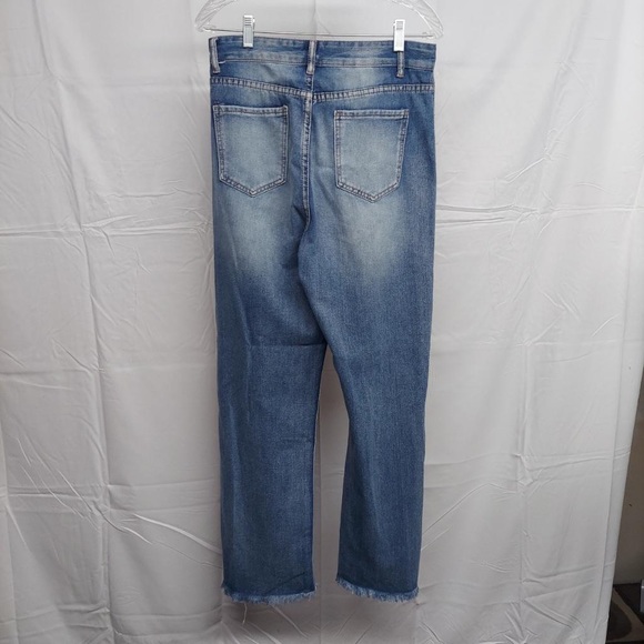 Women’s size 33 (size 16) stretchy jeans. Never worn - Picture 3 of 3